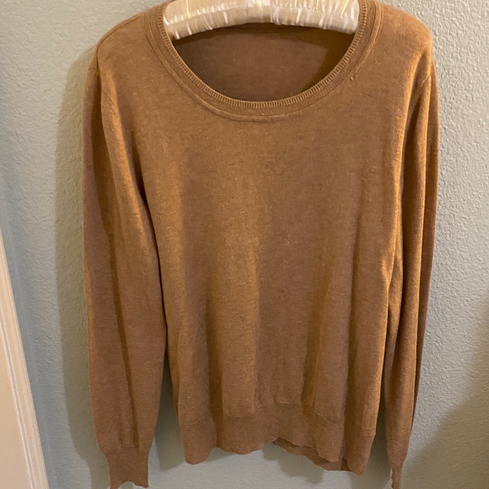 Unk Women's Tan Crew Neck Sweater